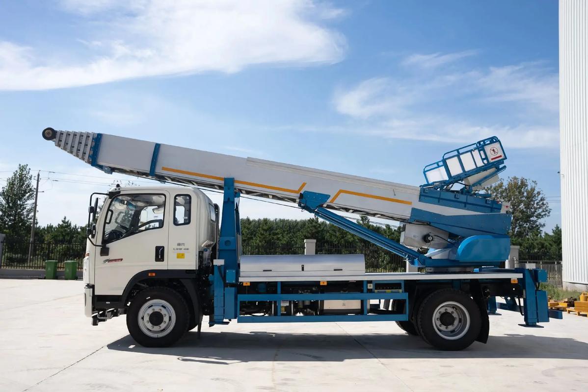 合肥瑶海云梯上料车租赁费用