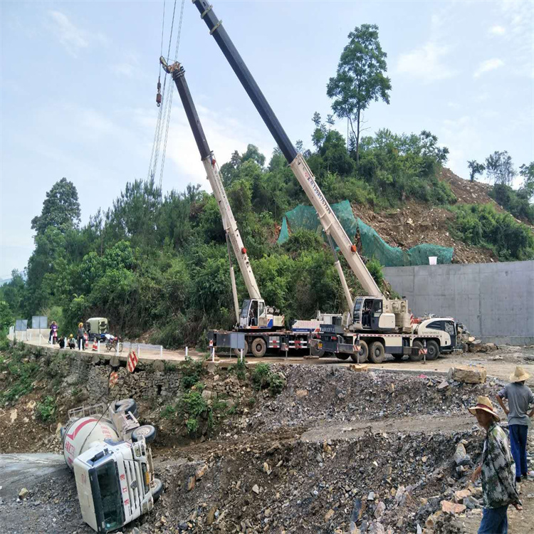 合肥瑶海汽车掉沟里叫吊车救援要多少钱