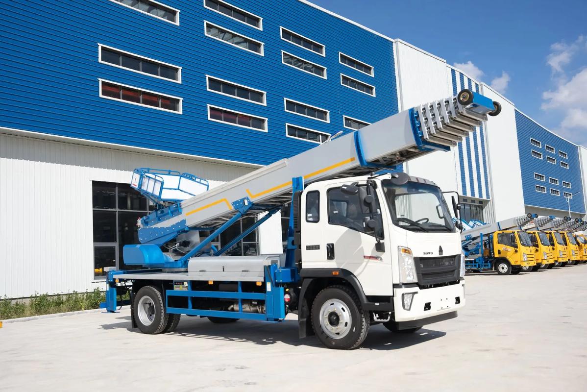 合肥瑶海出租云梯车高空作业车 建筑垃圾搬运